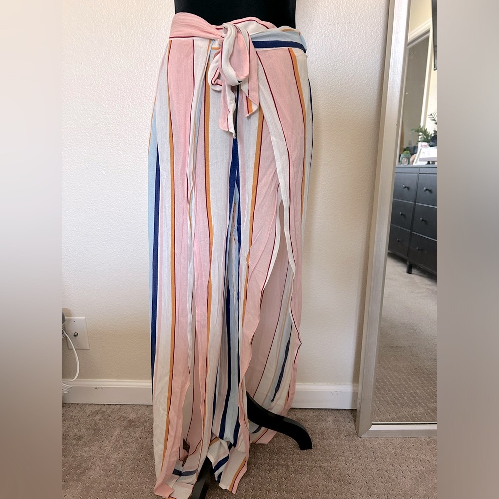 Striped, High Waisted, casual Wide leg split belted pants.